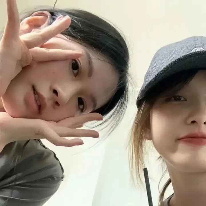 彩虹艳女
